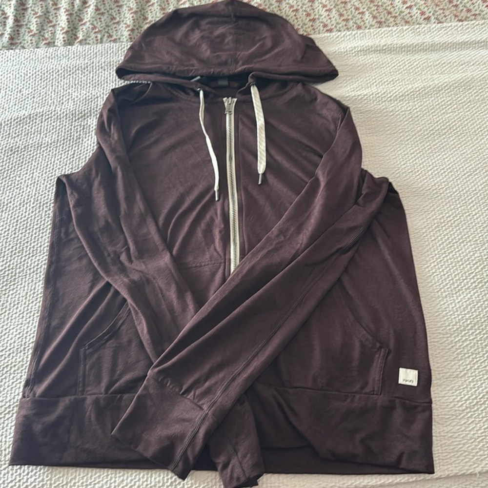 Vuori Halo Performance Hoodie Chocolate Brown. Excellent condition.